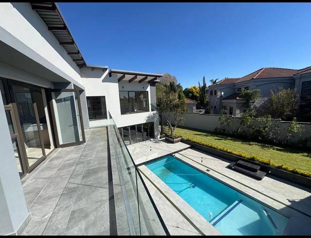 6 BEDROOM HOUSE FOR SALE IN MIDSTREAM ESTATE